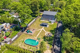 82 Blydenburgh Rd, Centereach, NY 11720 - Photo 27