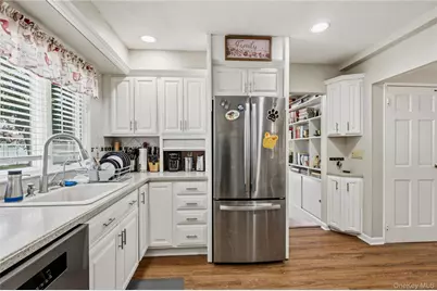 107 Clinton Avenue, Port Jefferson Station, NY 11776 - Photo 7