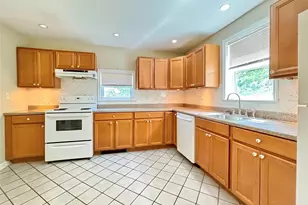 30 Oak St, Rhinebeck, NY 12572 - Photo 11