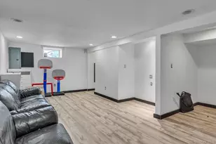170 W 9th St, Deer Park, NY 11729 - Photo 17