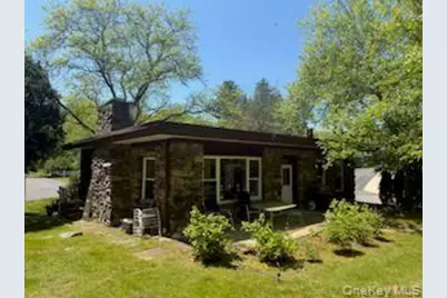 7 Saxon Woods Road, White Plains, NY 10605 - Photo 1