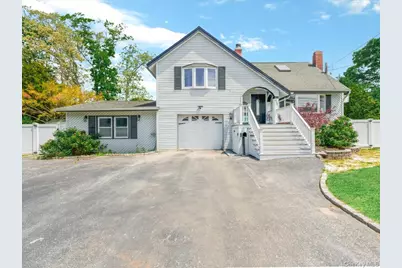434 N Alleghany Avenue, Lindenhurst, NY 11757 - Photo 1