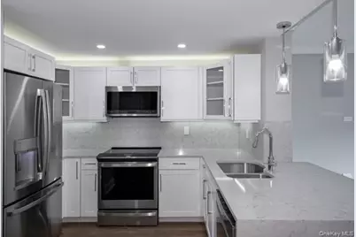 1100 Avalon Street #S1412, Glen Cove, NY 11542 - Photo 3