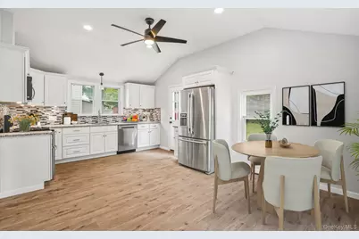 194 Smith Street, Poughkeepsie, NY 12601 - Photo 9