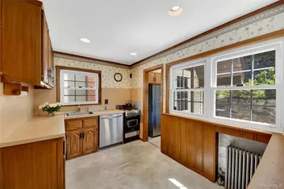 136 Midland Avenue, Yonkers, NY 10705 - Photo 15