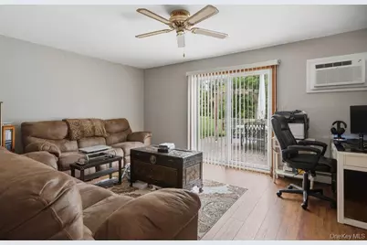48 Lawrence Avenue, Holbrook, NY 11741 - Photo 5