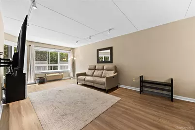 300 High Point Drive #514, Hartsdale, NY 10530 - Photo 5
