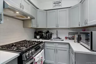 1020 E 213th St, Bronx, NY 10469 - Photo 19