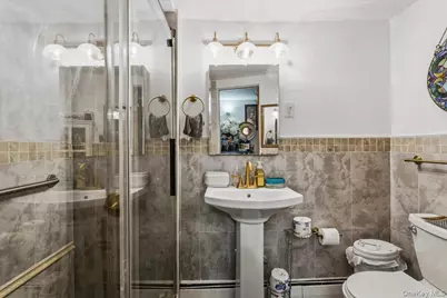 1020 E 213th Street, Bronx, NY 10469 - Photo 11