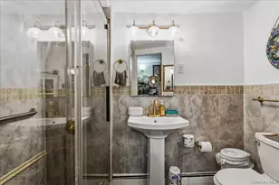 1020 E 213th St, Bronx, NY 10469 - Photo 11