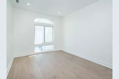 24 Lumber Road #3, Roslyn, NY 11576 - Photo 13