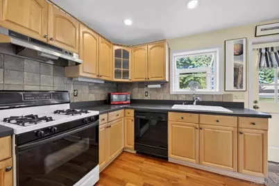 250 Rombout Avenue, Beacon, NY 12508 - Photo 11
