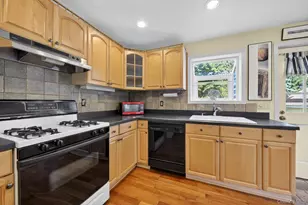 250 Rombout Ave, Beacon, NY 12508 - Photo 11