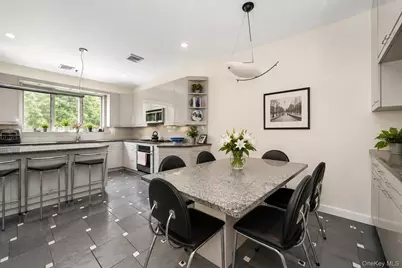 144-49 70th Avenue, Kew Gardens, NY 11367 - Photo 11