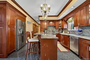 162-25 Cryders Ln, Whitestone, NY 11357 - Photo 15