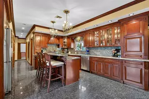 162-25 Cryders Ln, Whitestone, NY 11357 - Photo 13