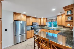 75 Elm Ave, Smithtown, NY 11787 - Photo 11