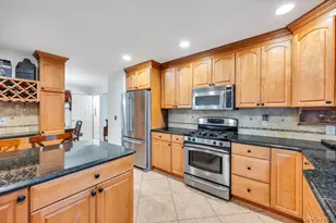 75 Elm Ave, Smithtown, NY 11787 - Photo 9