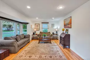 75 Elm Ave, Smithtown, NY 11787 - Photo 5