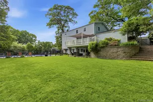 14 Julia Cir, East Setauket, NY 11733 - Photo 29