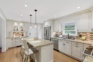 14 Julia Cir, East Setauket, NY 11733 - Photo 9