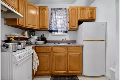 76-14 69th Road, Middle Village, NY 11379 - Photo 5