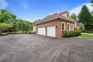 1960 Midlane S, Syosset, NY 11791 - Photo 3