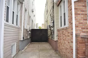 90-23 75th St, Woodhaven, NY 11421 - Photo 9