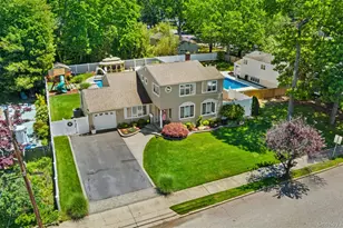 939 Manor Ln, Bay Shore, NY 11706 - Photo 3