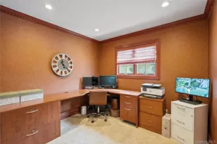 939 Manor Ln, Bay Shore, NY 11706 - Photo 27