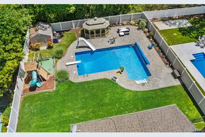 939 Manor Lane, Bay Shore, NY 11706 - Photo 5