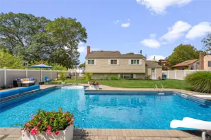 939 Manor Ln, Bay Shore, NY 11706 - Photo 35