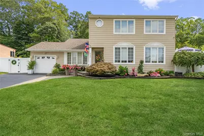 939 Manor Lane, Bay Shore, NY 11706 - Photo 1