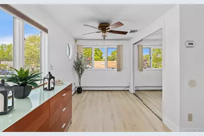 939 Manor Lane, Bay Shore, NY 11706 - Photo 23