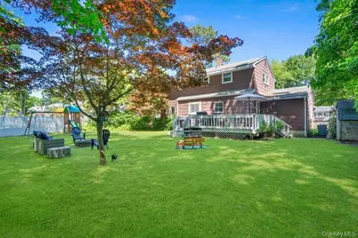 10 Hollingwood Drive, Coram, NY 11727 - Photo 33