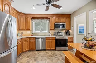 10 Hollingwood Dr, Coram, NY 11727 - Photo 7