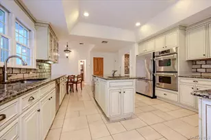 4 Lower Dr, Huntington, NY 11743 - Photo 11
