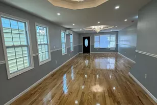 104-31 113th St, Richmond Hill, NY 11419 - Photo 5
