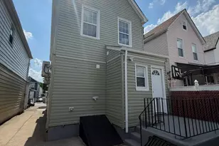 104-31 113th St, Richmond Hill, NY 11419 - Photo 3