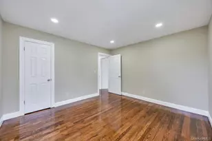 [Address not provided], Valley Stream, NY 11580 - Photo 17