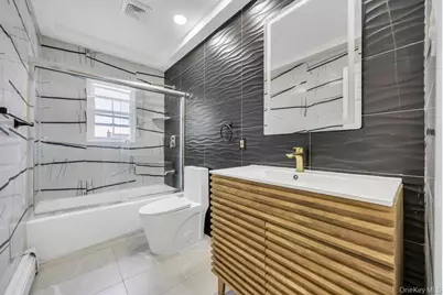 [Address not provided], Valley Stream, NY 11580 - Photo 19