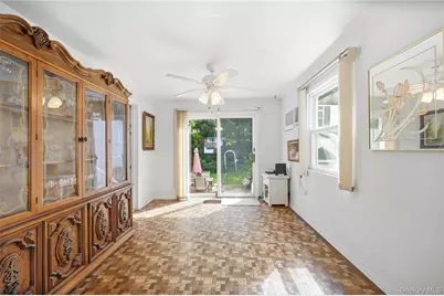30 Greenvale Circle, White Plains, NY 10607 - Photo 7