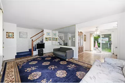 30 Greenvale Circle, White Plains, NY 10607 - Photo 15