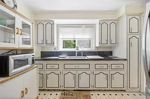 30 Greenvale Cir, White Plains, NY 10607 - Photo 5