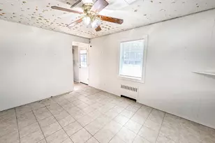 28 Jonas Blvd, Centereach, NY 11720 - Photo 9