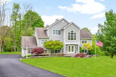 40 Burts Path, Hopewell Junction, NY 12533 - Photo 3