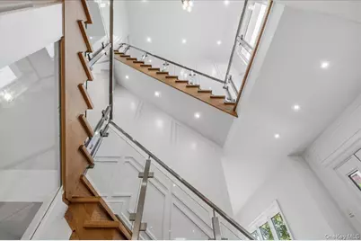 8 Sealy Drive, Lawrence, NY 11559 - Photo 5