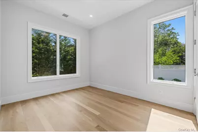 8 Sealy Drive, Lawrence, NY 11559 - Photo 15