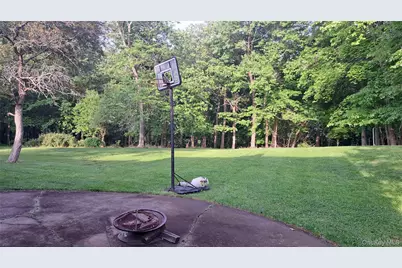 20 Dorothy Drive, Spring Valley, NY 10977 - Photo 5