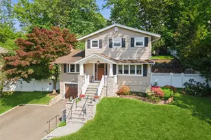 23 Ravenwood Dr, Kings Park, NY 11754 - Photo 11